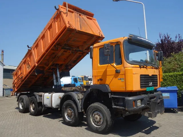 MAN 35-464 8x8 meiller kipper manual diesel pomp - Camión volquete: foto 2 MAN 35-464 8x8 meiller kipper manual diesel pomp - Camión volquete: foto 2