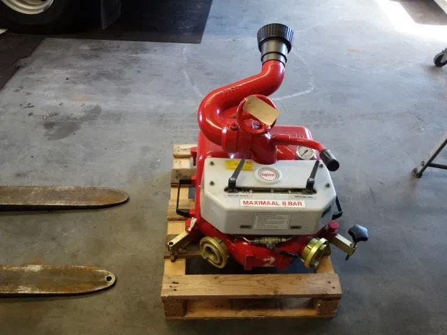 Mercedes-Benz 1325 MOBIL WATER CANON - Camión de bomberos: foto 1 Mercedes-Benz 1325 MOBIL WATER CANON - Camión de bomberos: foto 1