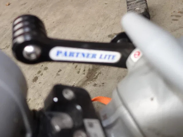 Mercedes-Benz 1325 WATER CANON - Camión de bomberos: foto 2 Mercedes-Benz 1325 WATER CANON - Camión de bomberos: foto 2