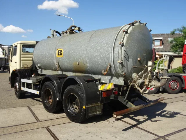 Mercedes-Benz MB 2222 6X4 WATERTANKER WITH PUMP - Camión cisterna: foto 3 Mercedes-Benz MB 2222 6X4 WATERTANKER WITH PUMP - Camión cisterna: foto 3