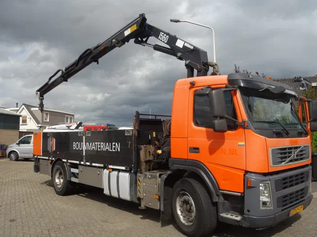 Volvo FM 310 hmf15 ton crane - Camión grúa: foto 1 Volvo FM 310 hmf15 ton crane - Camión grúa: foto 1