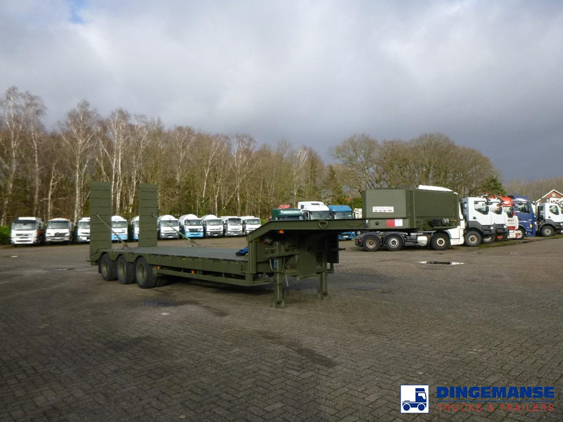 Broshuis 3-axle semi-lowbed trailer E-2130 / 73 t + ramps - Semirremolque góndola rebajadas: foto 2 Broshuis 3-axle semi-lowbed trailer E-2130 / 73 t + ramps - Semirremolque góndola rebajadas: foto 2