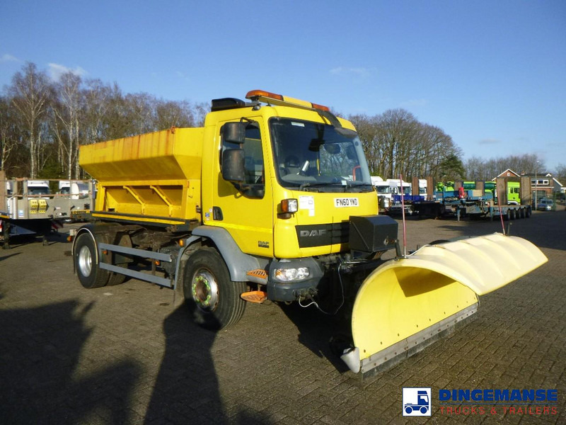 DAF LF 55.220 4x2 RHD gritter / snow plough - Máquina quitanieve: foto 2 DAF LF 55.220 4x2 RHD gritter / snow plough - Máquina quitanieve: foto 2