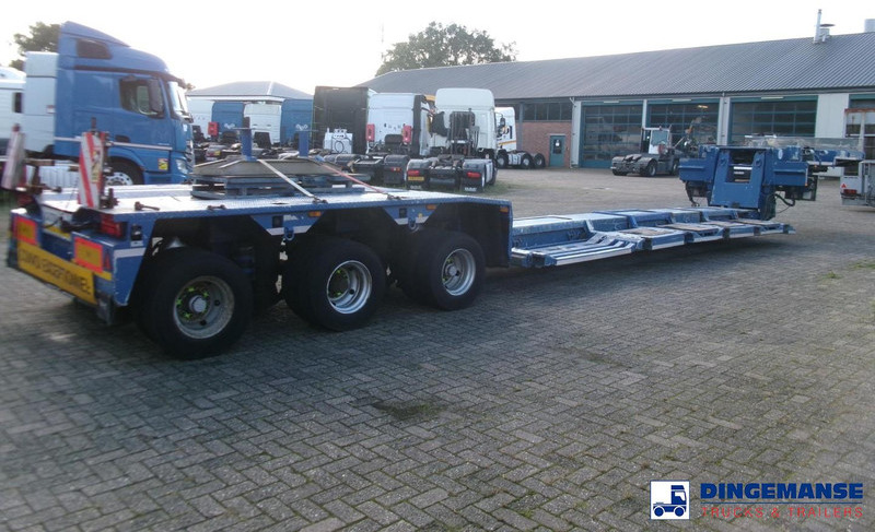 Goldhofer 3-axle lowbed trailer STZ-V 3-33/80A 56 t / ext. 13.6 m - Semirremolque góndola rebajadas: foto 4 Goldhofer 3-axle lowbed trailer STZ-V 3-33/80A 56 t / ext. 13.6 m - Semirremolque góndola rebajadas: foto 4