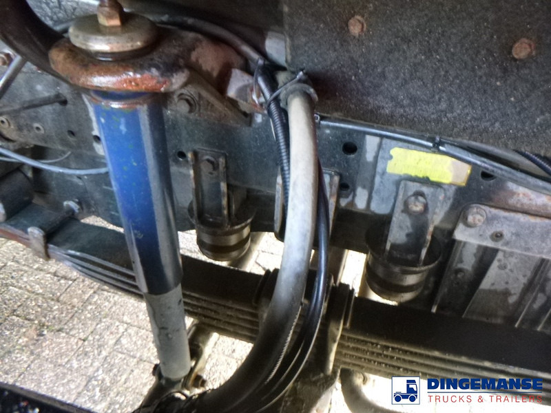 Foto del interior 1: Camión volquete MAN 41.414 8x4 tipper 20 m3