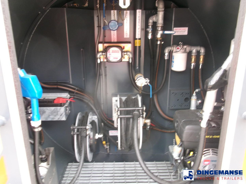 Camión cisterna MAN HX 18.330 4X4 RHD fuel tank 5.5 m3: foto 12