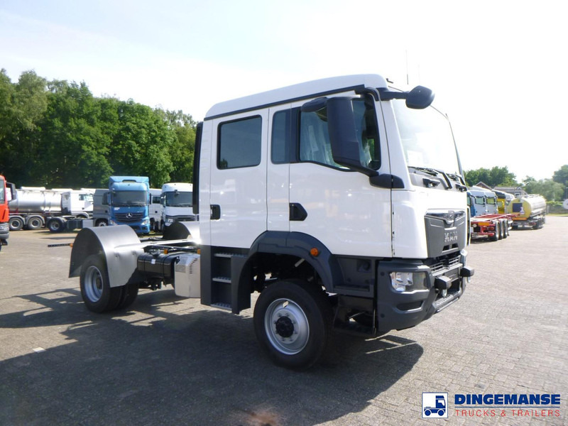MAN TGM 13.320 4X4 BL chassis / new/unused - Camión chasis: foto 2 MAN TGM 13.320 4X4 BL chassis / new/unused - Camión chasis: foto 2