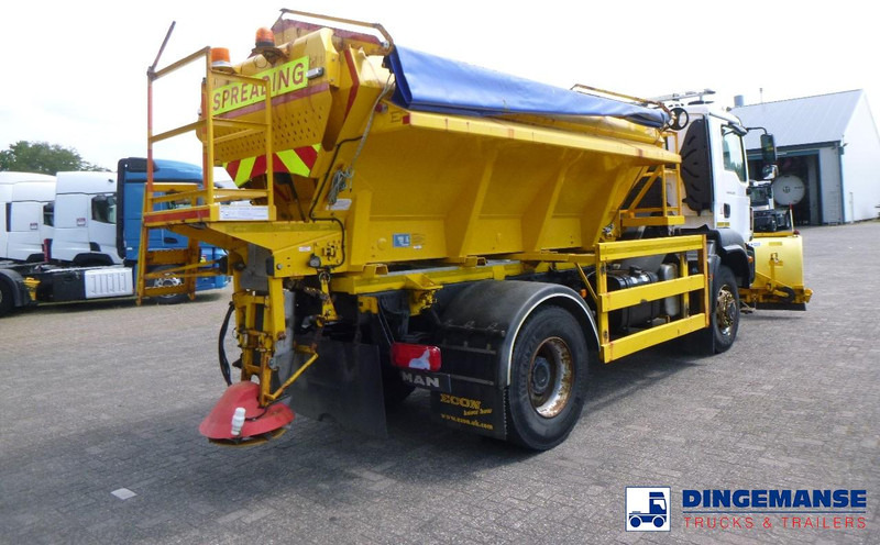 MAN TGM 18.290 4X4 RHD gritter / snow plough - Máquina quitanieve: foto 4 MAN TGM 18.290 4X4 RHD gritter / snow plough - Máquina quitanieve: foto 4