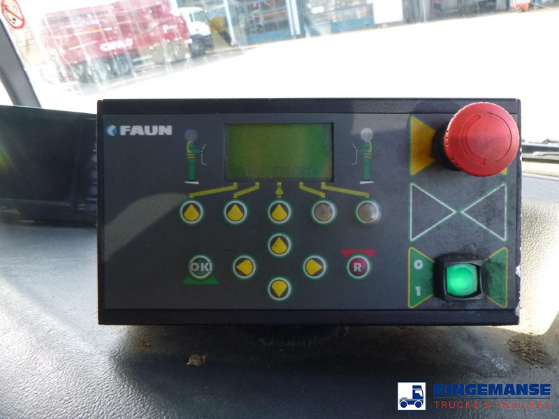 Camión de basura Mercedes-Benz Econic 2629 6x2 RHD Faun refuse truck: foto 19