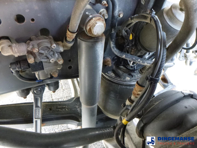 Camión cisterna Renault Premium 270 dxi 4x2 fuel tank 13.7 m3 / 4 comp: foto 7