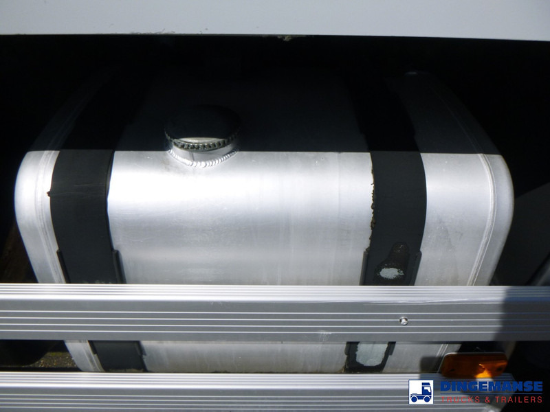 Camión cisterna Renault Premium 270 dxi 4x2 fuel tank 13.7 m3 / 4 comp: foto 9