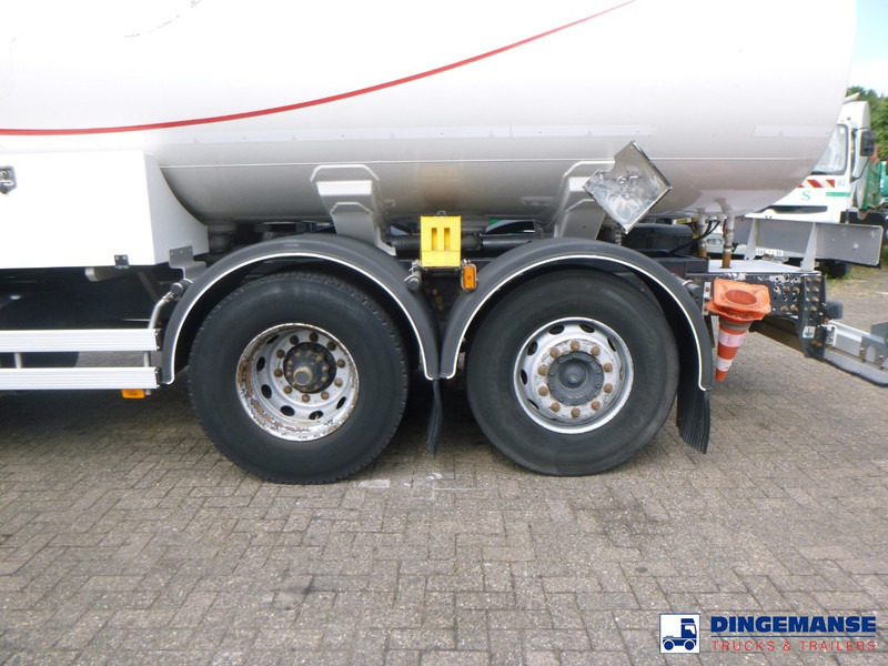 Leasing de Scania P 320 DB 6X2 fuel tank 18.8 m3 / 5 comp Scania P 320 DB 6X2 fuel tank 18.8 m3 / 5 comp: foto 6
