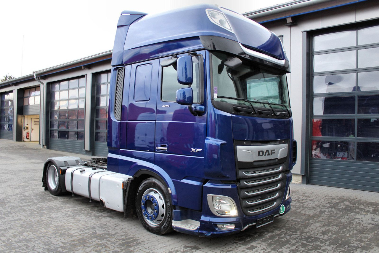 DAF XF 480 FT 4x2 SZM Lowliner  !!! TOP !!! - Cabeza tractora: foto 2 DAF XF 480 FT 4x2 SZM Lowliner  !!! TOP !!! - Cabeza tractora: foto 2