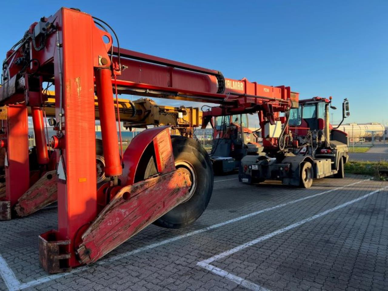 Kalmar FC50 20-40” - Carretilla para contenedores: foto 1 Kalmar FC50 20-40” - Carretilla para contenedores: foto 1
