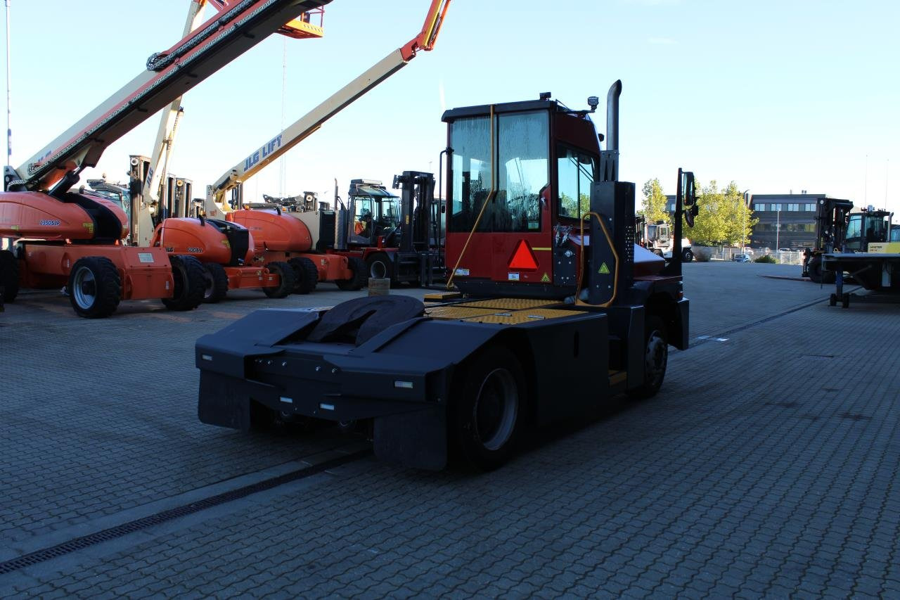 Kalmar T2I 4X2 - Tractor industrial: foto 3 Kalmar T2I 4X2 - Tractor industrial: foto 3