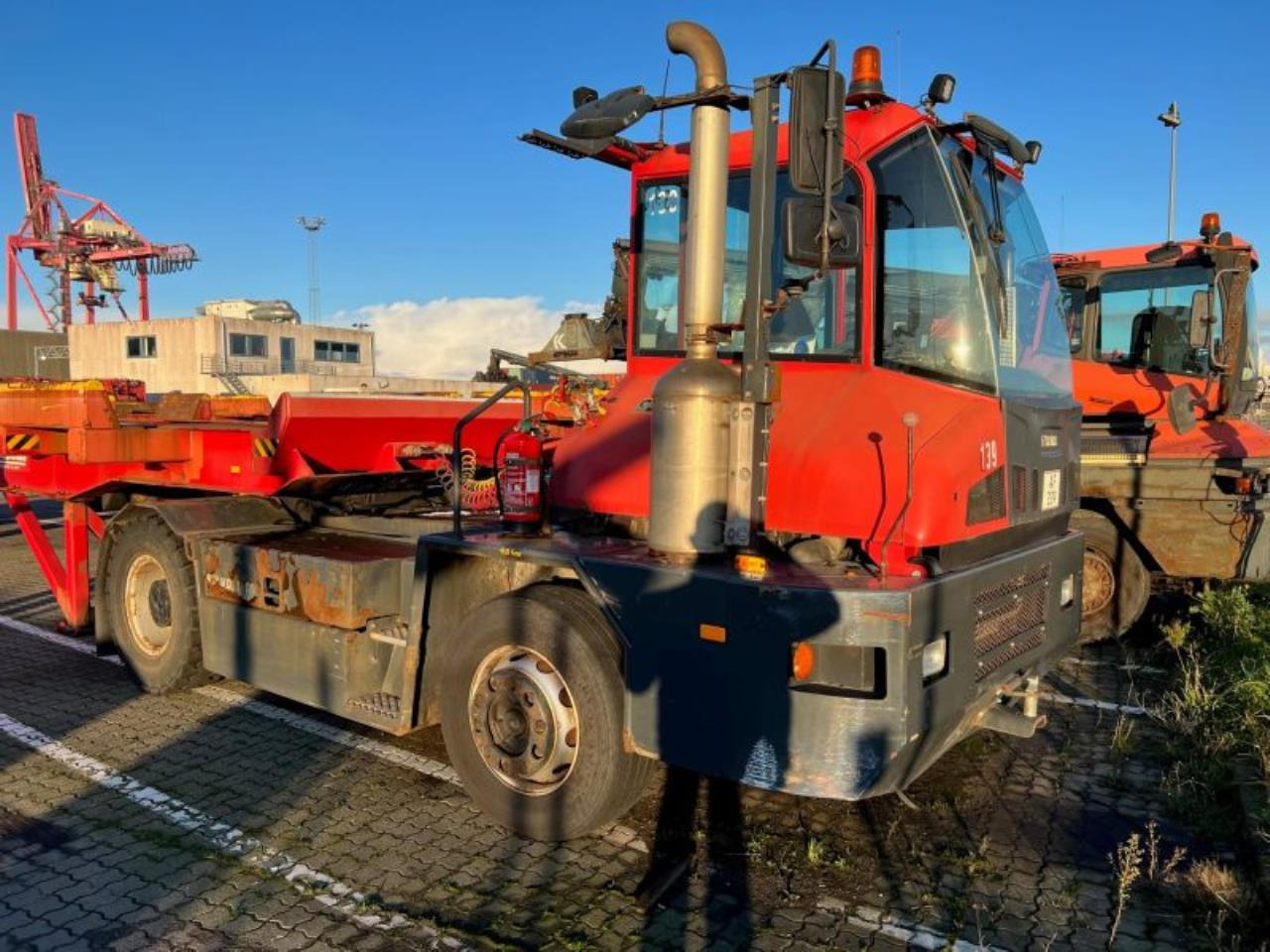 Kalmar TT618I - Tractor industrial: foto 1 Kalmar TT618I - Tractor industrial: foto 1
