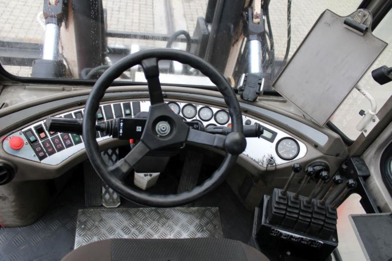 SveTruck 15120-35 - Carretilla elevadora diésel: foto 4 SveTruck 15120-35 - Carretilla elevadora diésel: foto 4