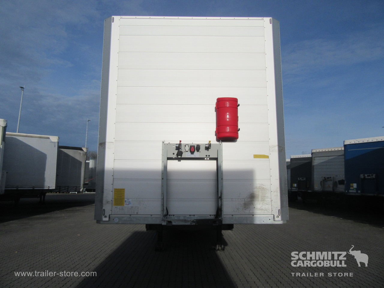 SCHMITZ Auflieger Trockenfrachtkoffer Standard - Semirremolque caja cerrada: foto 2 SCHMITZ Auflieger Trockenfrachtkoffer Standard - Semirremolque caja cerrada: foto 2
