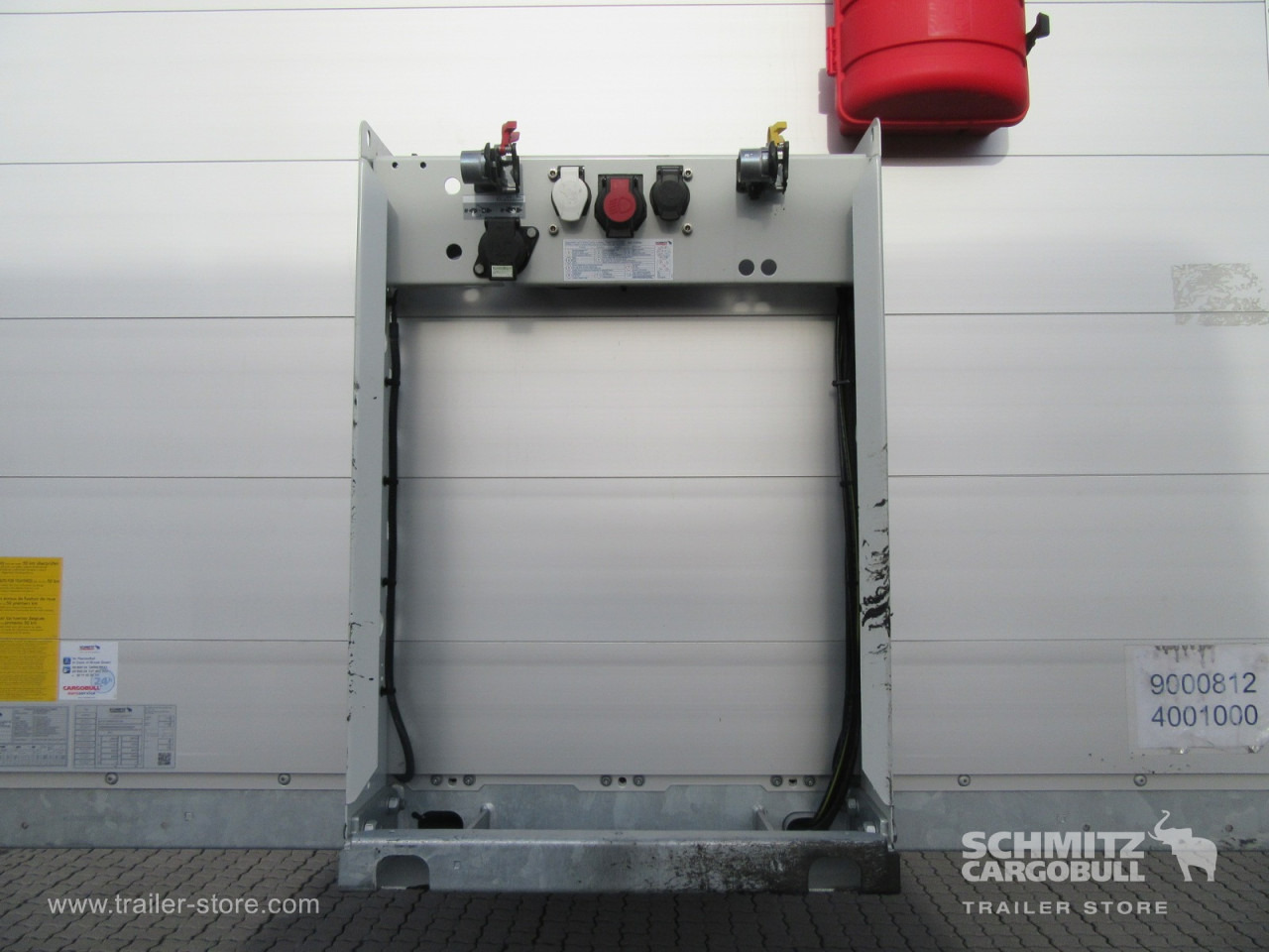 SCHMITZ Auflieger Trockenfrachtkoffer Standard - Semirremolque caja cerrada: foto 4 SCHMITZ Auflieger Trockenfrachtkoffer Standard - Semirremolque caja cerrada: foto 4
