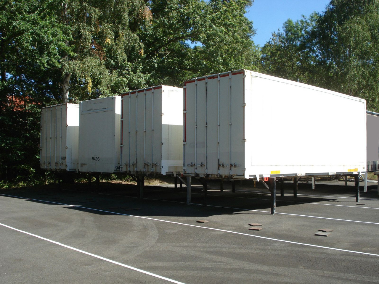 Krone WK 7,7 STG Kleider Textil Jumbo C 7,82 - Remolque caja cerrada: foto 1 Krone WK 7,7 STG Kleider Textil Jumbo C 7,82 - Remolque caja cerrada: foto 1