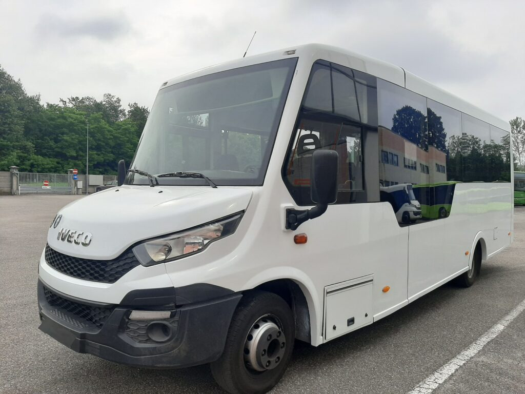 N.1 IVECO INDCAR MOBI – Anno 2015 - Autocar: foto 3 N.1 IVECO INDCAR MOBI – Anno 2015 - Autocar: foto 3