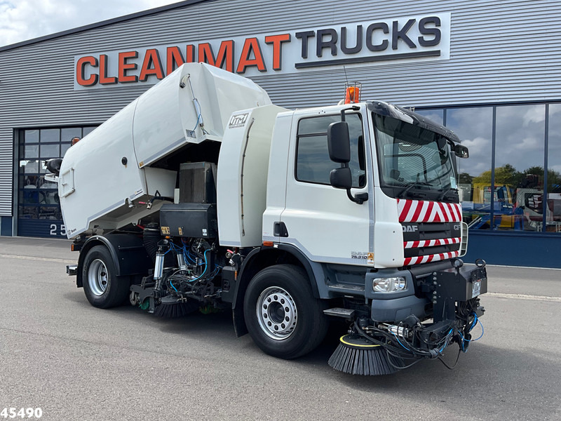 DAF FA 75 CF 310 Johnston Beam VT 800 Just 95.458 km! - Barredora vial: foto 1 DAF FA 75 CF 310 Johnston Beam VT 800 Just 95.458 km! - Barredora vial: foto 1
