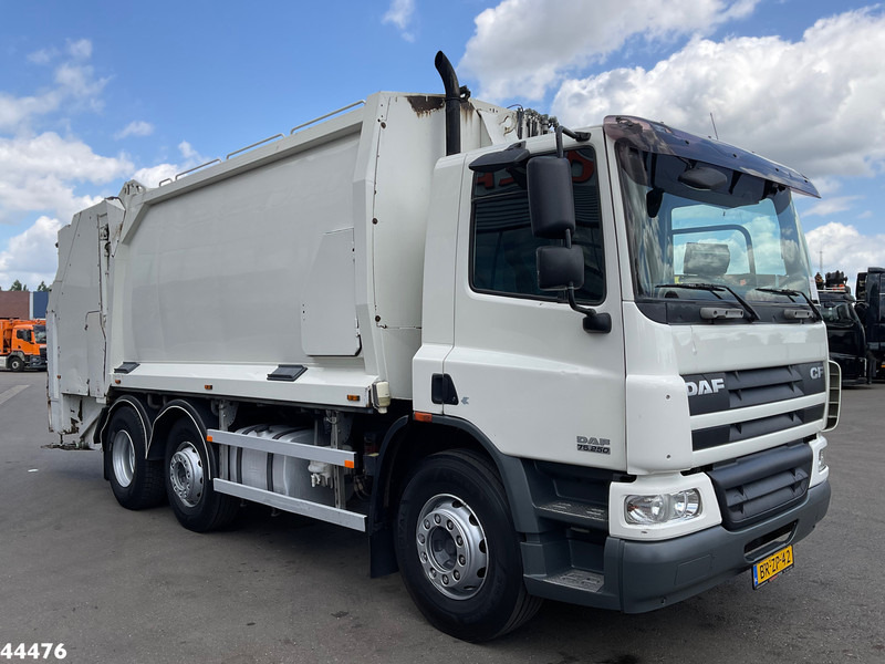 DAF FAG 75 CF 250 Euro 3 Geesink 20m³ - Camión de basura: foto 3 DAF FAG 75 CF 250 Euro 3 Geesink 20m³ - Camión de basura: foto 3