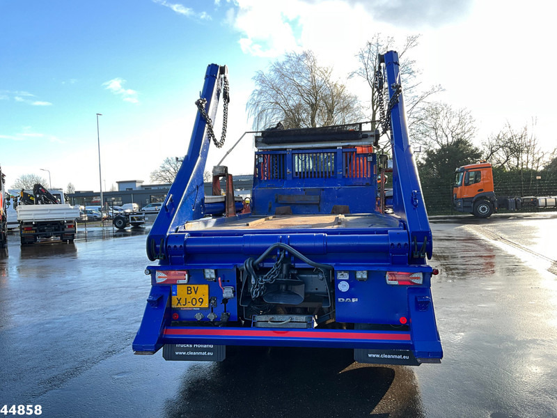 DAF FAN 85 CF 360 Manual VDL 18 Ton portaalarmsysteem - Camión portacontenedor de cadenas: foto 4 DAF FAN 85 CF 360 Manual VDL 18 Ton portaalarmsysteem - Camión portacontenedor de cadenas: foto 4