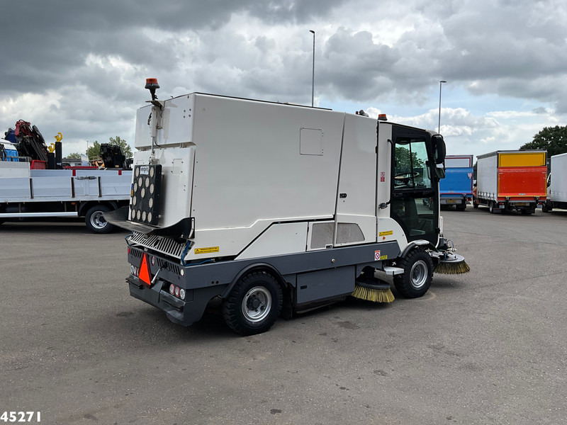 Dulevo 3000T Revolution Euro 6 with 3-rd brush - Barredora vial: foto 5 Dulevo 3000T Revolution Euro 6 with 3-rd brush - Barredora vial: foto 5