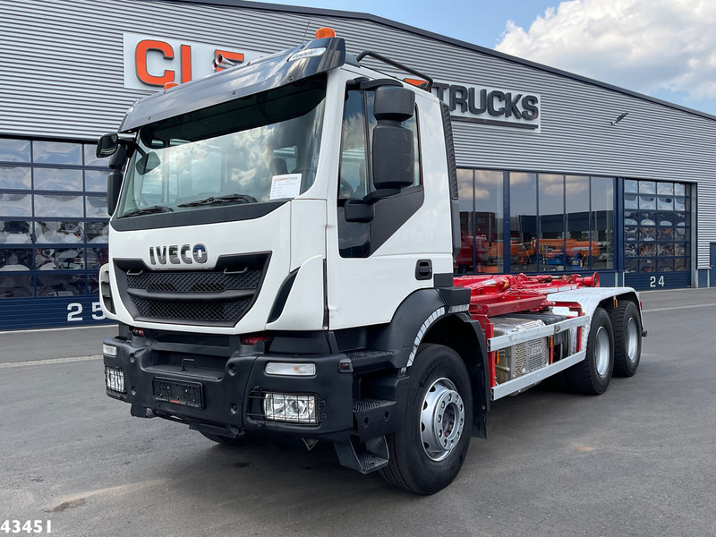 Iveco AD260T 6x4 Euro 6 AJK 20 haakarmsysteem - Camión multibasculante: foto 2 Iveco AD260T 6x4 Euro 6 AJK 20 haakarmsysteem - Camión multibasculante: foto 2