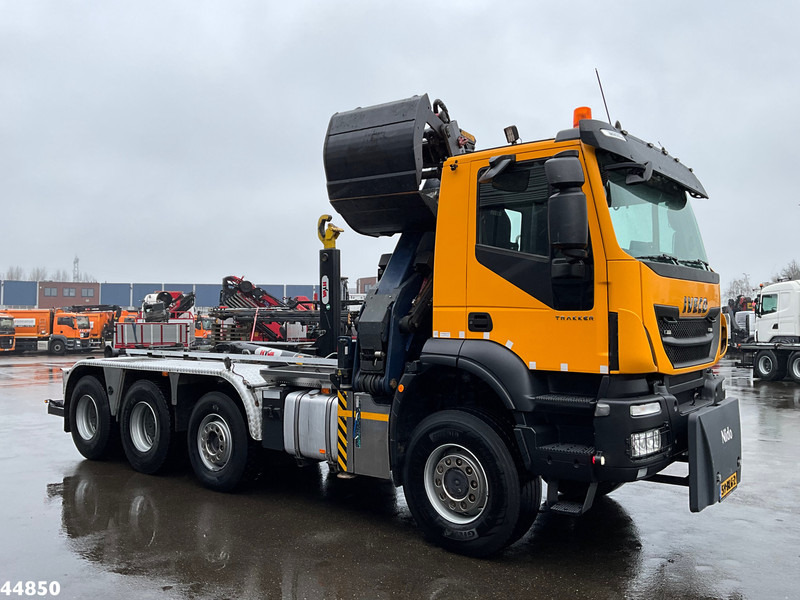 Iveco Trakker AD380T41W 8x6 Euro 6 HMF 19 Tonmeter Z-kraan - Camión multibasculante, Camión grúa: foto 5 Iveco Trakker AD380T41W 8x6 Euro 6 HMF 19 Tonmeter Z-kraan - Camión multibasculante, Camión grúa: foto 5