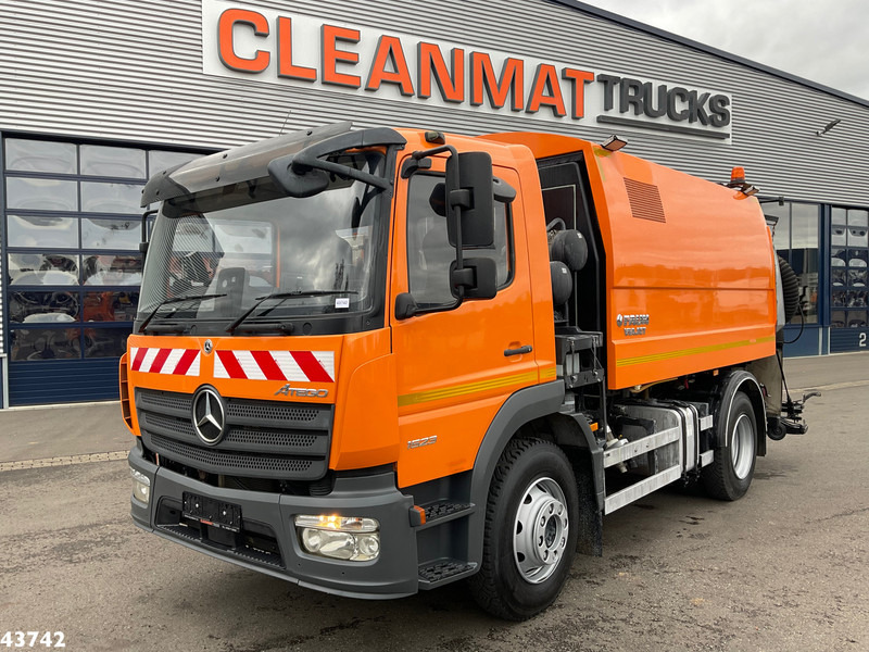Mercedes-Benz ATEGO 1523 Faun VIAJET 6 R/HS Wegdekreiniger Just 14.776 km! - Barredora vial: foto 2 Mercedes-Benz ATEGO 1523 Faun VIAJET 6 R/HS Wegdekreiniger Just 14.776 km! - Barredora vial: foto 2
