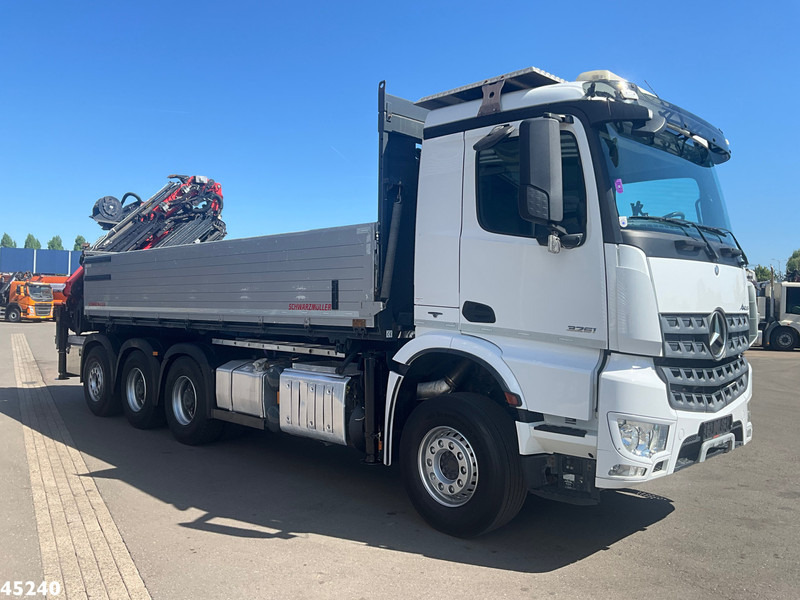 Mercedes-Benz Arocs 3251 8x4 Euro 6 Retarder Palfinger 34 Tonmeter laadkraan + Fly-Jib Just 146.766 km! - Camión volquete, Camión grúa: foto 5 Mercedes-Benz Arocs 3251 8x4 Euro 6 Retarder Palfinger 34 Tonmeter laadkraan + Fly-Jib Just 146.766 km! - Camión volquete, Camión grúa: foto 5