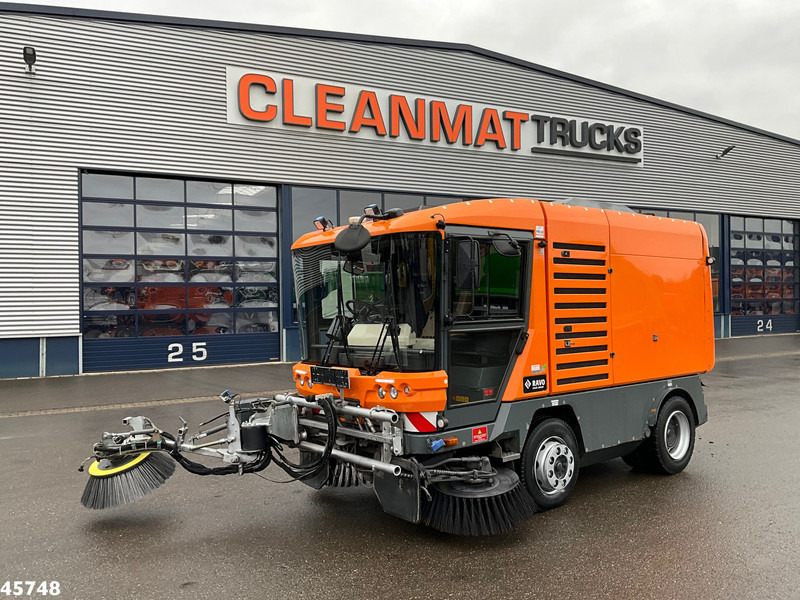 Ravo 580 with 3-rd brush - Barredora vial: foto 2 Ravo 580 with 3-rd brush - Barredora vial: foto 2