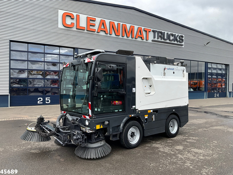 Schmidt Cleango Compact 500 Euro 6 with 3-rd brush Just 4.260 km! - Barredora vial: foto 3 Schmidt Cleango Compact 500 Euro 6 with 3-rd brush Just 4.260 km! - Barredora vial: foto 3