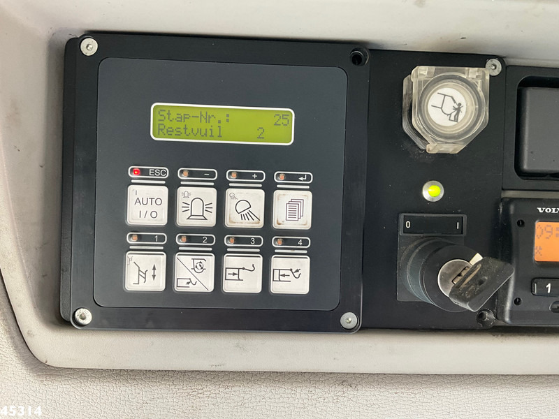 Camión de basura Volvo FL 260 Zoeller 14m³: foto 18