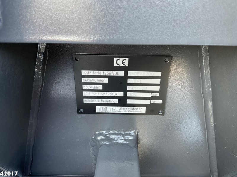 Camión multibasculante, Camión grúa Volvo FM 420 8x2 HMF 28 Tonmeter laadkraan: foto 17
