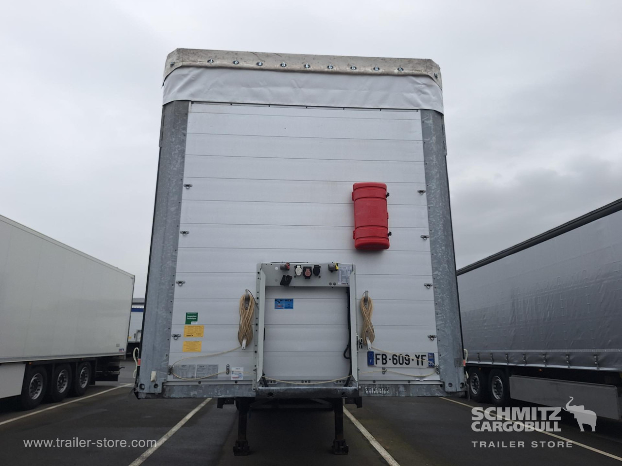 SCHMITZ Curtainsider Standard Taillift - Semirremolque lona: foto 2 SCHMITZ Curtainsider Standard Taillift - Semirremolque lona: foto 2