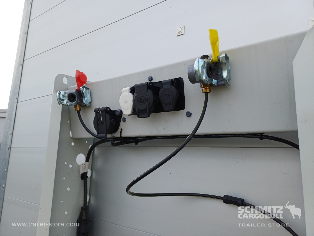 BERGER Auflieger Curtainsider Mega - Semirremolque lona: foto 2 BERGER Auflieger Curtainsider Mega - Semirremolque lona: foto 2