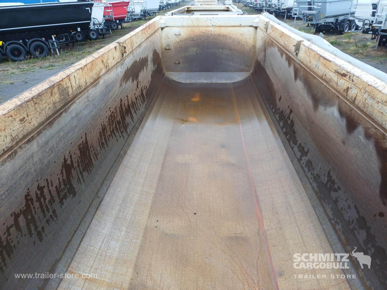 SCHMITZ Auflieger Kipper Stahlrundmulde 24m³ - Semirremolque volquete: foto 5 SCHMITZ Auflieger Kipper Stahlrundmulde 24m³ - Semirremolque volquete: foto 5