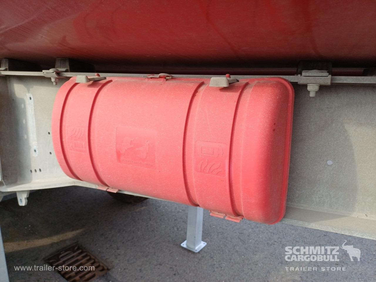 SCHMITZ Auflieger Kipper Stahlrundmulde 28m³ - Semirremolque volquete: foto 4 SCHMITZ Auflieger Kipper Stahlrundmulde 28m³ - Semirremolque volquete: foto 4