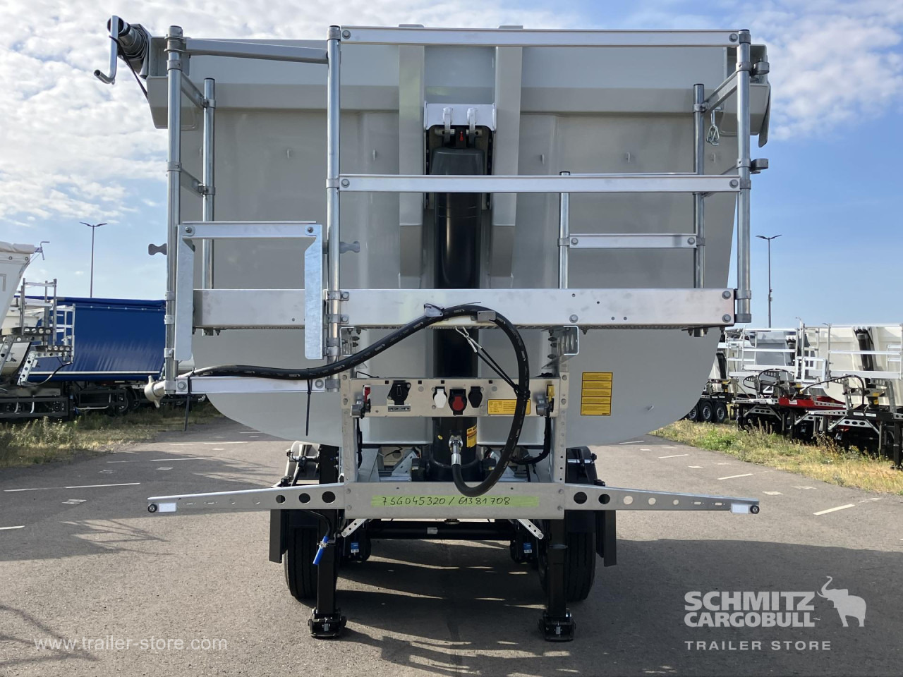 SCHMITZ Auflieger Kipper Stahlrundmulde 29m³ - Semirremolque volquete: foto 4 SCHMITZ Auflieger Kipper Stahlrundmulde 29m³ - Semirremolque volquete: foto 4