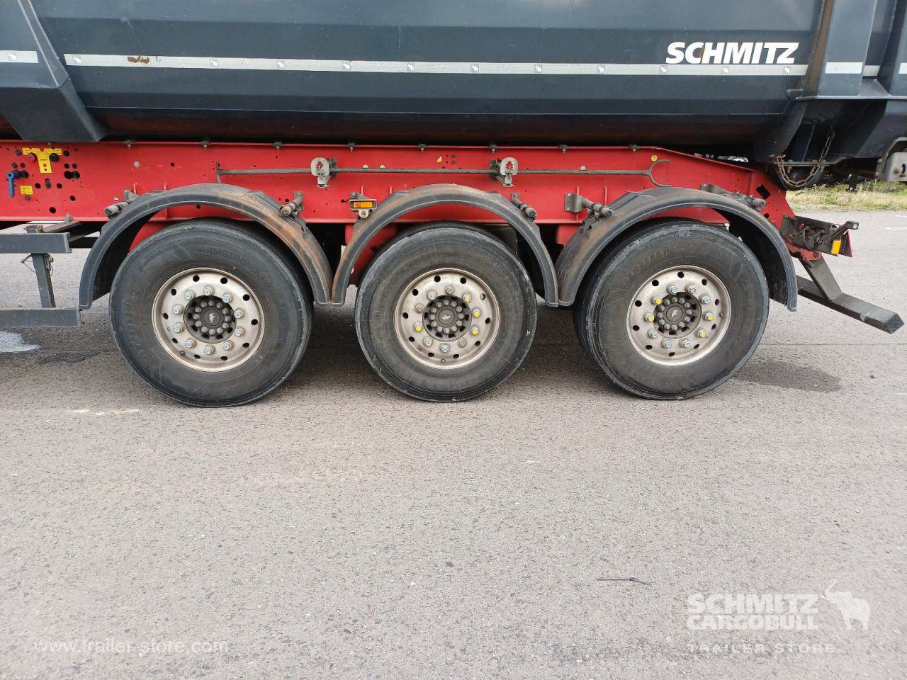 SCHMITZ Auflieger Kipper Stahlrundmulde 51m³ - Semirremolque volquete: foto 2 SCHMITZ Auflieger Kipper Stahlrundmulde 51m³ - Semirremolque volquete: foto 2