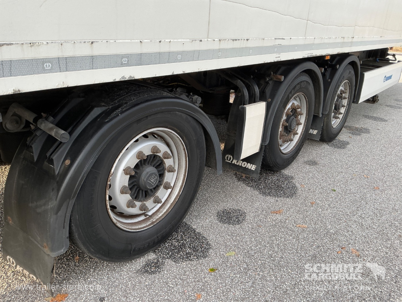 KRONE Reefer Standard Taillift - Semirremolque isotérmico: foto 3 KRONE Reefer Standard Taillift - Semirremolque isotérmico: foto 3