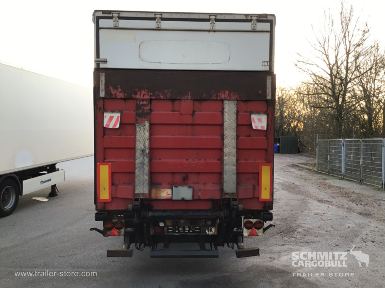 Semirremolque isotérmico KRONE Reefer Standard Taillift: foto 11