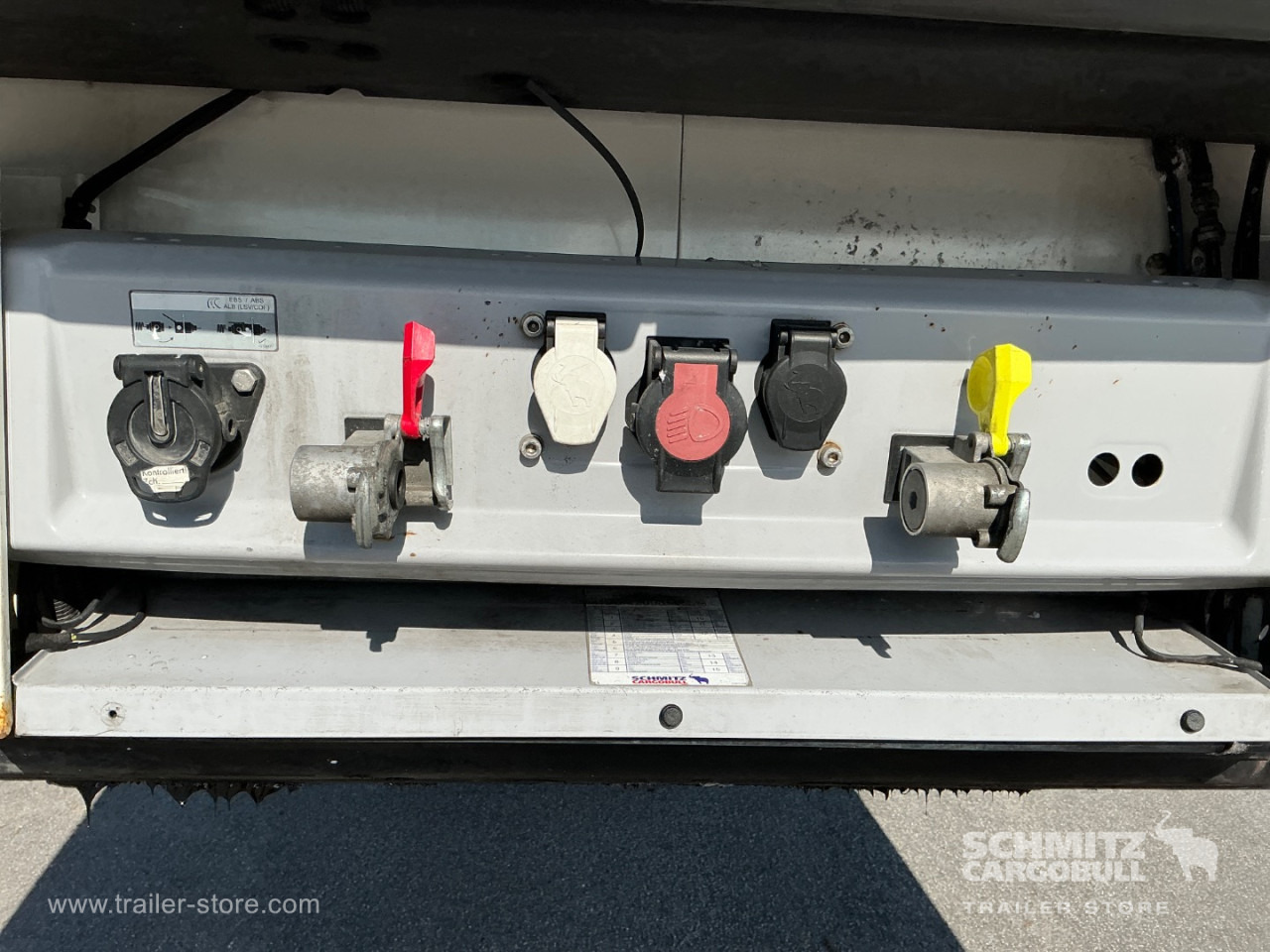 SCHMITZ Reefer Multitemp Double deck - Semirremolque isotérmico: foto 4 SCHMITZ Reefer Multitemp Double deck - Semirremolque isotérmico: foto 4