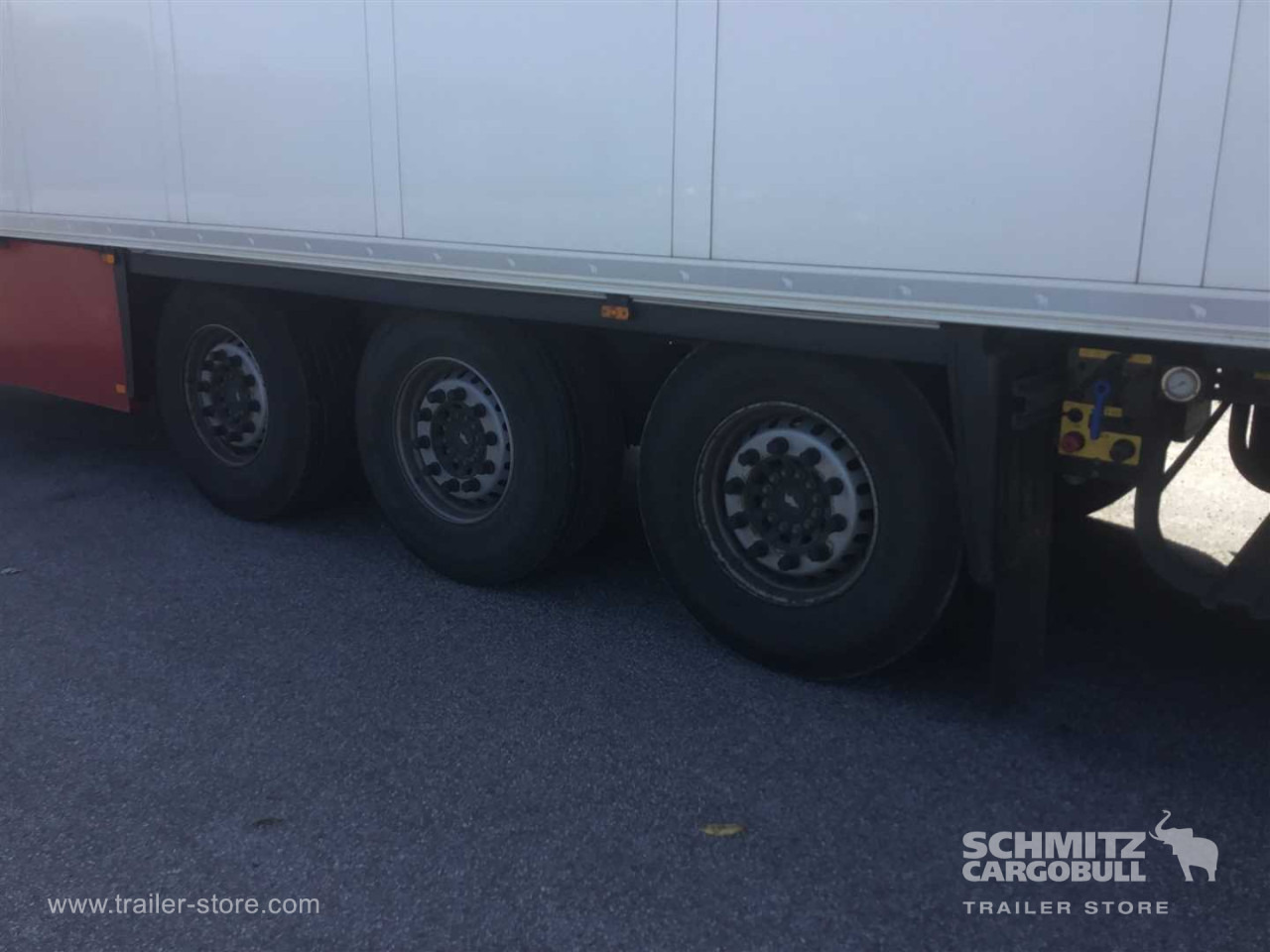 SCHMITZ Reefer Standard Double deck - Semirremolque isotérmico: foto 5 SCHMITZ Reefer Standard Double deck - Semirremolque isotérmico: foto 5