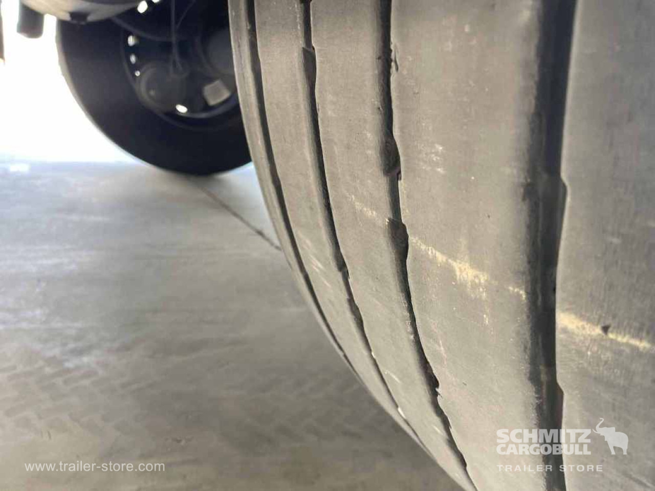 SCHMITZ Semiremolque Frigo Standard - Semirremolque isotérmico: foto 2 SCHMITZ Semiremolque Frigo Standard - Semirremolque isotérmico: foto 2