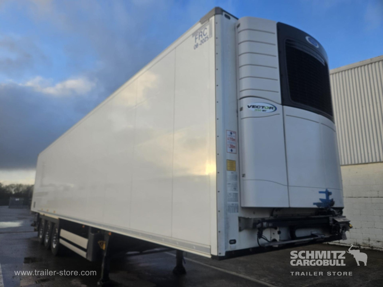 SCHMITZ Reefer Multitemp Taillift - Semirremolque isotérmico: foto 1 SCHMITZ Reefer Multitemp Taillift - Semirremolque isotérmico: foto 1