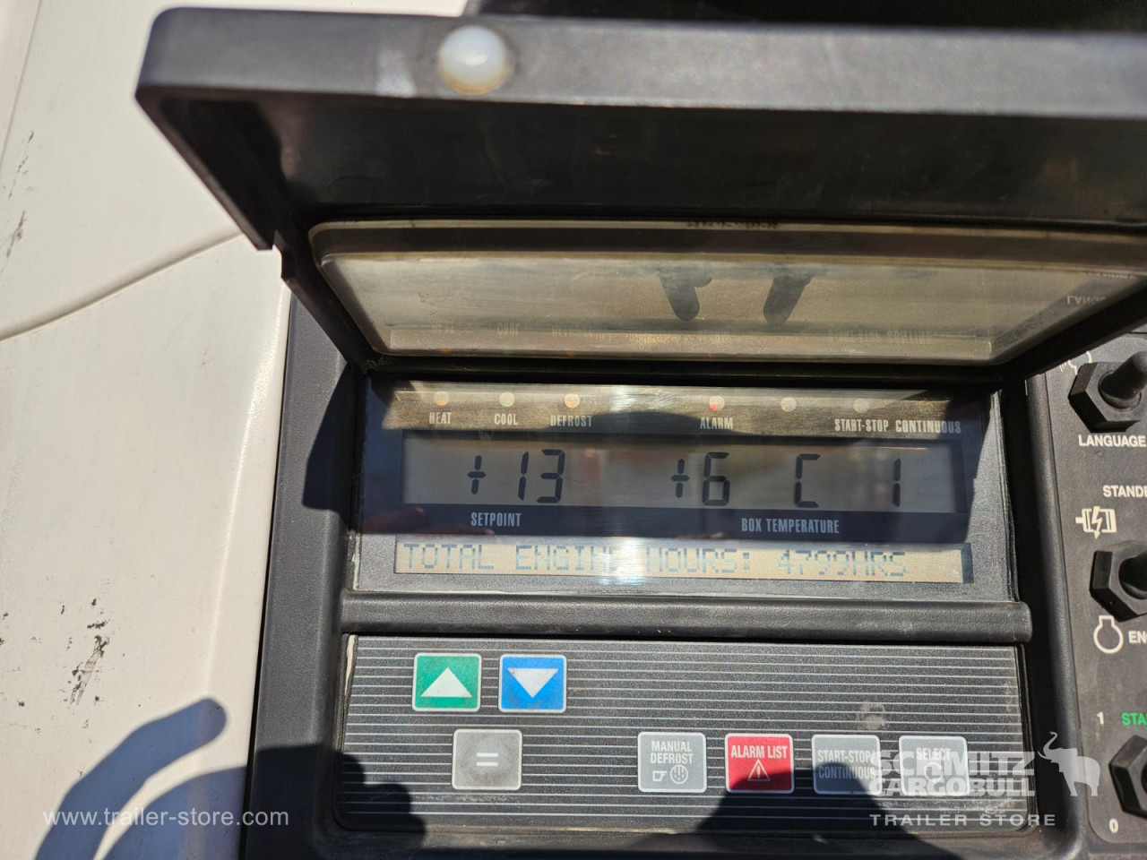 SCHMITZ Reefer Multitemp Taillift - Semirremolque isotérmico: foto 3 SCHMITZ Reefer Multitemp Taillift - Semirremolque isotérmico: foto 3